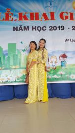 Hinh Ảnh Hai GV,Lễ Khai Giảng Năm Học 2019-2020