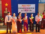 hiệu trưởng và giáo viên về hưu Lễ Họp Mặt kĩ Niệm 36 Ngày Nhà Giáo Việt Nam 20/11/2018